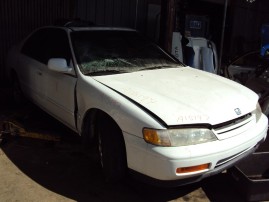 1994 HONDA ACCORD EX, 2.2L AUTO SDN, COLOR WHITE, STK A15197